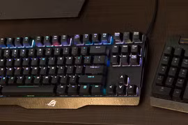 Ngắm bàn phím chuyên game Asus ROG Claymore