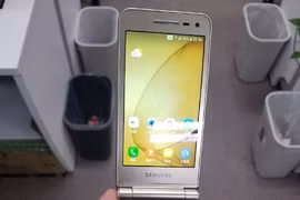 Lộ ảnh thực tế smartphone nắp gập Galaxy Folder 2