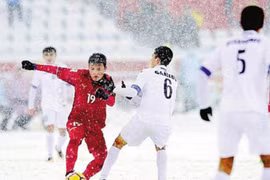 U23 Việt quật cường chiến đấu trong trận chung kết với U23 Uzbekistan. Ảnh: Hznews.