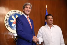 Ngày 27/7/2016, Tổng thống Philippines Rodrigo Duterte tiếp Ngoại trưởng Mỹ John Kerry.