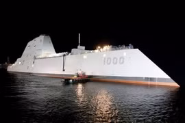 Tàu khu trục tàng hình USS Zumwalt, Hải quân Mỹ. Ảnh: Internet