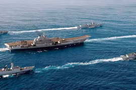 Biên đội tàu sân bay Liêu Ninh đến vùng biển Tây Thái Bình Dương tiến hành huấn luyện biển xa. Ảnh: mod.gov.cn