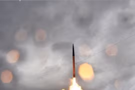 Hệ thống phòng thủ khu vực tầm cao đoạn cuối (THAAD) Mỹ. Ảnh: Sina.