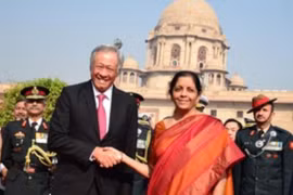 Bộ trưởng Quốc phòng Singapore Ng Eng Hen thăm Ấn Độ. Ảnh: UNITED NEWS OF INDIA.