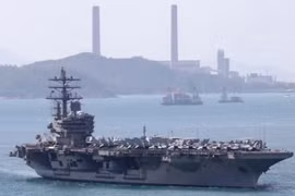 Tàu sân bay USS Ronald Reagan, Hải quân Mỹ ở Hồng Kông. Ảnh: South China Morning Post.