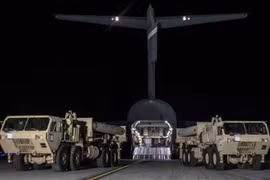 Ngày 6/3/2017, Mỹ bắt đầu triển khai hệ thống THAAD ở Hàn Quốc. Ảnh: FTchinese