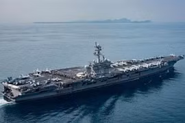 Tàu sân bay động cơ hạt nhân USS Carl Vinson, Hạm đội 3, Hải quân Mỹ. Ảnh: Sina
