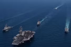Cụm tấn công tàu sân bay USS Carl Vinson và tàu khu trục Hàn Quốc. Ảnh: RT