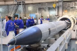 Tên lửa phòng không 40N6 của hệ thống S-400 Nga. Ảnh: Cankao