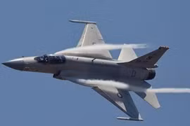 Máy bay chiến đấu hạng nhẹ JF-17 Thunder do Trung Quốc và Pakistan hợp tác sản xuất. Ảnh: Sohu