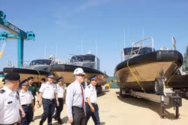 Mỹ cung cấp cho Việt Nam 6 xuồng tuần tra Metal Shark 45 Defiant đợt đầu tiên. Ảnh: Huanqiu.
