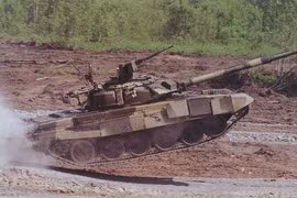 Xe tăng chiến đấu T-90S do Nga chế tạo.