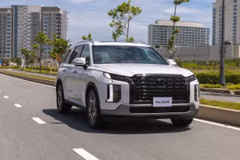 Loạt ô tô vừa hạ giá "mạnh tay" tại Việt Nam, cao nhất lên tới 300 triệu đồng