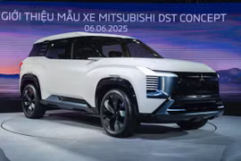 Xe 7 chỗ mới "hầm hố" của Mitsubishi ra mắt bản xem trước tại Việt Nam