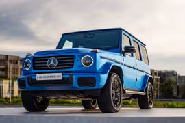 Ra mắt SUV điện đắt đỏ tại Việt Nam, có tính năng tự xoay 360 độ