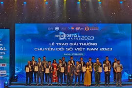 Năm thứ hai liên tiếp TVU đạt Giải thưởng Chuyển đổi số Việt Nam - Vietnam Digital Awards 