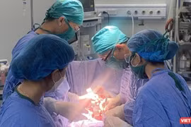 Bà cụ 83 tuổi có khối u khổng lồ đã được mổ cấp cứu thành công tại Bệnh viện Đa khoa Quảng Nam