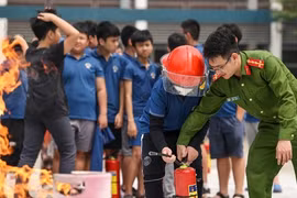 Nâng cao kĩ năng PCCC cho các em nhỏ tại Khu đô thị Ecopark