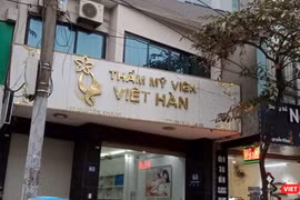 Thẩm mỹ viện Việt Hàn có địa chỉ tại Nguyễn Khang, Cầu Giấy, Hà Nội.