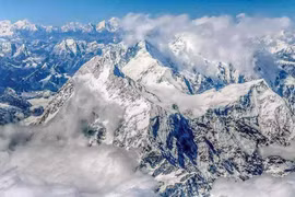 Everest là đỉnh núi cao nhất thế giới. Ảnh: Sohu