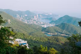 Khu phố The Peak tại Hồng Kông (ảnh: Business Insider)