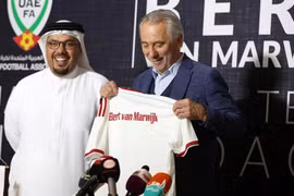 “Chúng tôi sẽ lấy trọn 3 điểm trên sân Mỹ Đình” HLV Bert Van Marwijk chia sẻ. Ảnh CNN