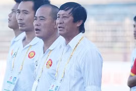 Nếu để trắng tay 2 trận gặp Hà Nội, Hải Phòng thì khả năng rời đội bóng của HLV Vũ Quang Bảo là khá lớn. Ảnh Hội CĐV.