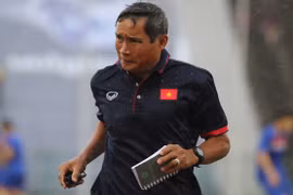 “Phải có những ông bầu giống như bóng đá nam thì bóng đá nữ mới phát triển được" HLV Mai Đức Chung nói.
