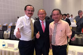 Những người đầu tiên đến với bóng đá chuyên nghiệp giờ đều đã lạnh nhạt với sân cỏ (ảnh VietTimes)