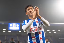 Văn Hậu vẫn chưa thể ra sân tại giải vô địch Hà Lan. Ảnh Heerenveen 