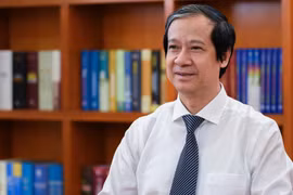 Bộ trưởng Bộ Giáo dục và Đào tạo Nguyễn Kim Sơn.