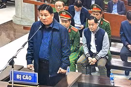 Cựu Thứ trưởng Bùi Văn Thành hầu tòa.