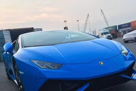 Lamborghini Huracan màu xanh Lemans về Việt Nam