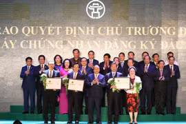 Hà Nội đã trao Quyết định chấp thuận chủ trương và giấy chứng nhận đầu tư cho 71 dự án.