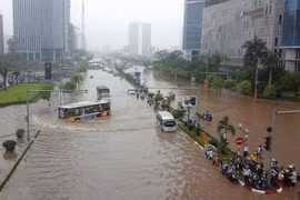 Hà Nội thường xuyên ngập lụt khi mưa lớn. (Ảnh minh họa, ngồn Báo Giao Thông)