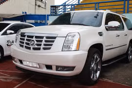 Cadillac Escalade đời 2007 rao bán tại Sài Gòn.