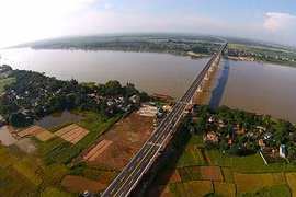 Đến thời điểm hiện tại, Hà Nội chưa quyết định lựa chọn đơn vị tư vấn nước ngoài nào tham gia thực hiện lập đồ án quy hoạch dọc 2 bên bờ sông Hồng.