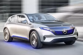 Mẫu crossover EQ là sản phẩm đầu tiên trong 10 mẫu xe chạy điện mới mà Mercedes-Benz dự định ra mắt trong thời gian từ nay cho tới 2025.
