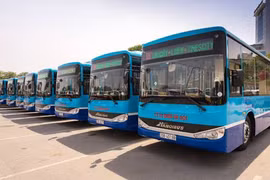 Từ đầu năm 2017 đến nay Hà Nội đã thay mới 166 xe buýt mới, hiện đại.