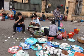 An toàn thực phẩm thức ăn đường phố Hà Nội được Thủ tướng quan tâm.