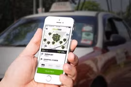 Theo UBND TP. Hà Nội hình thức dịch vụ đi xe chung của Cty Grab taxi chưa có các biện pháp đảm bảo an toàn cho hành khách đi xe, không phù hợp với một số quy định pháp luật. (Ảnh minh họa, nguồn internet).
