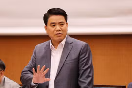 Chủ tịch UBND TP. Hà Nội chỉ đạo tại buổi giao ban.