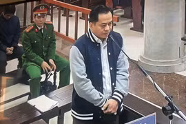 Sáng nay (30/1), 2 cựu Thứ trưởng Công an Bùi Văn Thành, Trần Việt Tân cùng bị cáo Vũ "nhôm" (Phan Văn Anh Vũ) nói lời sau cùng. Ảnh/ dantri.com.vn