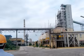 Nhà máy đạm Hà Bắc - một trong bốn công ty thua lỗ của Vinachem - Ảnh Tuổi trẻ.