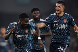 Cầu thủ Arsenal bị điều tra bán độ