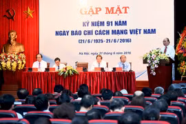 Thủ tướng Chính phủ Nguyễn Xuân Phúc đến dự buổi Gặp mặt Kỷ niệm 91 năm Ngày Báo chí Cách mạng Việt Nam (21/6/1925 - 21/6/2016).