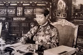 Video hiếm về cảnh sinh hoạt cung đình thời Khải Định Đế