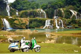 Vệt Nam có tiềmm năng lớn về du lịch nhưng ngành công nghiệp không khói này phát triển chưa tương xứng với tiềm năng. Ảnh: Thác Bàn Giốc - một thắng cảnh (nguồn: xemanhdep.com)