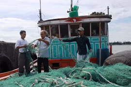 Thời gian qua, nhiều tàu cá của ngư dân Quảng Trị cũng thường xuyên bị tàu Trung Quốc tấn công