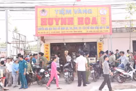 Hiện trường tiệm vàng bị cướp - ẢNH: BÁ SƠN